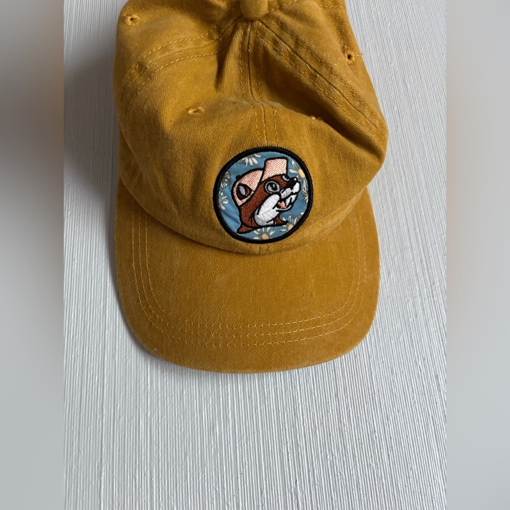 Buc-ees hat - Picture 5 of 5